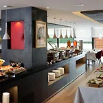里昂塞特万豪国际酒店 酒店 4*