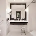 Otel Marriott Cite Internationale 4*