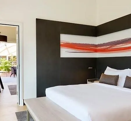 מלון Marriott Cite Internationale 4*