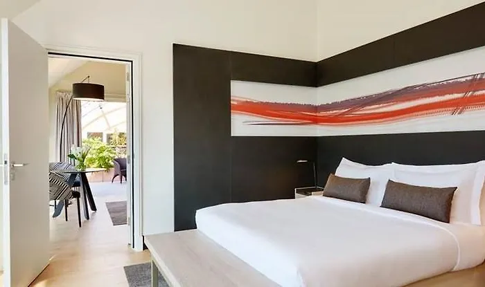 Hotel Marriott Cite Internationale 4*