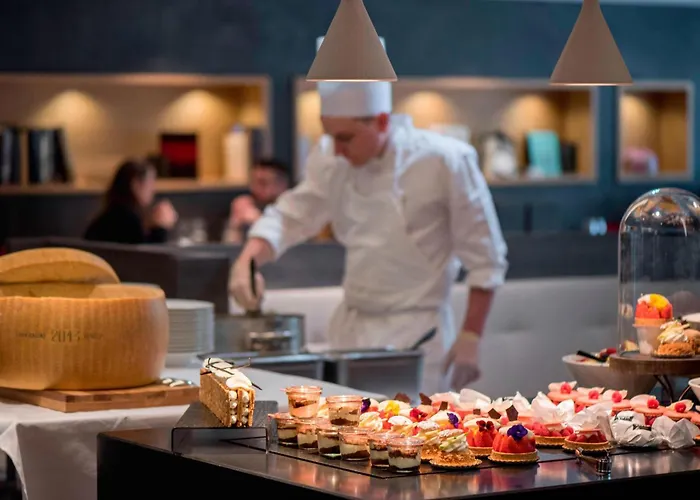 Otel Marriott Cite Internationale 4*