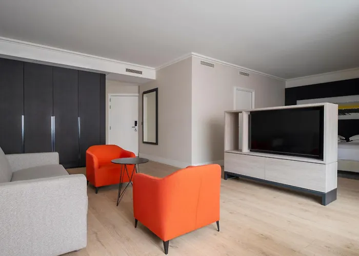 Marriott Cite Internationale מלון 4*