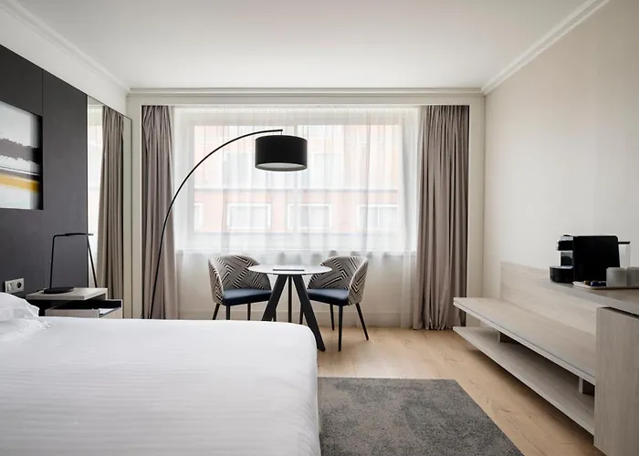 מלון Marriott Cite Internationale 4*