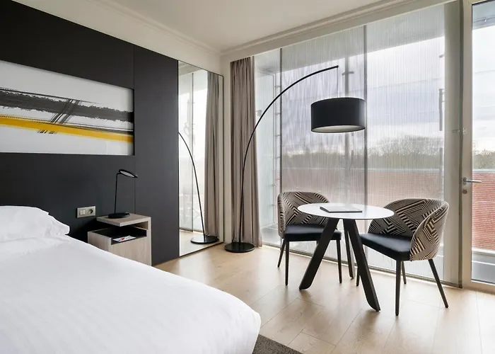 Marriott Cite Internationale מלון 4*