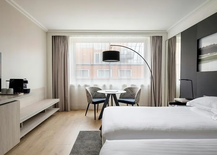 מלון Marriott Cite Internationale 4*