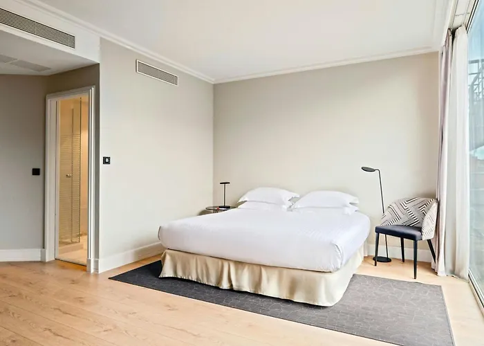 Marriott Cite Internationale מלון 4*