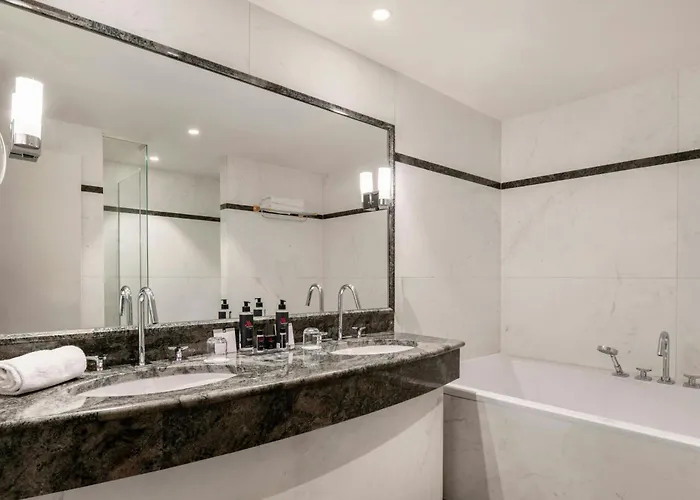 Marriott Cite Internationale 4*
