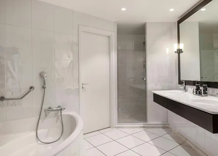 Marriott Cite Internationale 4*