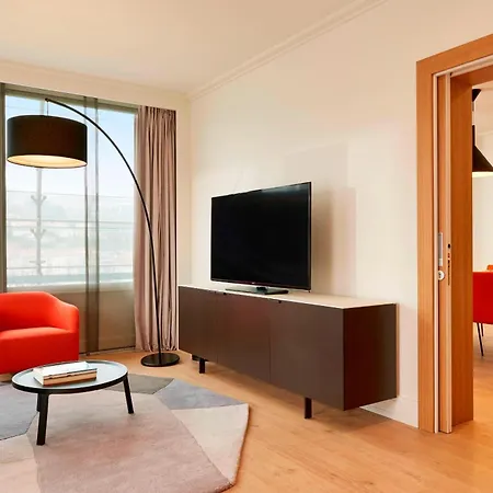 Hotel Marriott Cite Internationale 4*