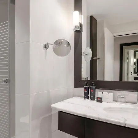 Marriott Cite Internationale Hotel 4*