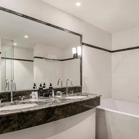 Marriott Cite Internationale 4*