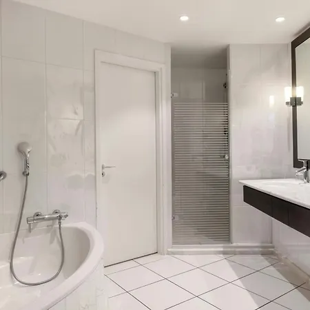 Marriott Cite Internationale 4*