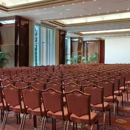 Marriott Cite Internationale Hotel 4*