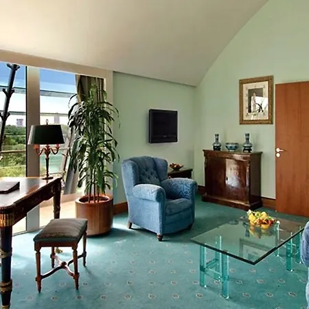 Hotel Marriott Cite Internationale 4*