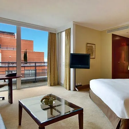 Hotel Marriott Cite Internationale 4*