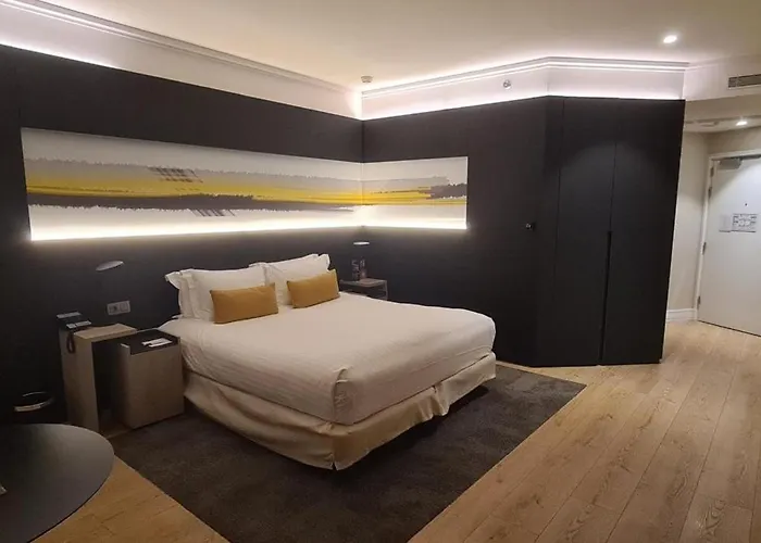 Hotel Marriott Cite Internationale 4*